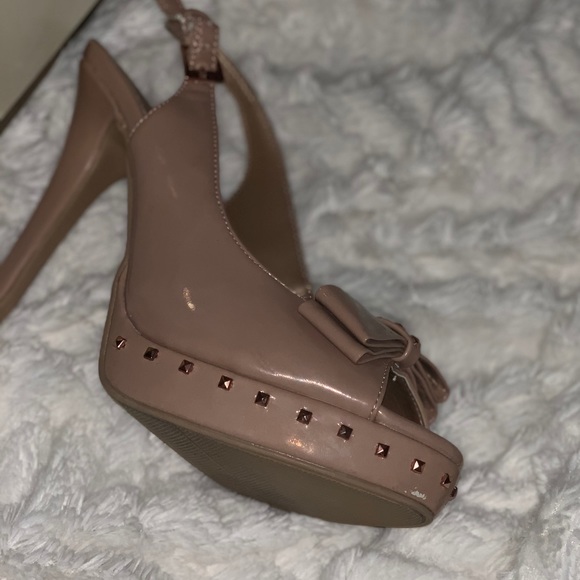 Lauren Conrad (LC) US Size 8 Nude Leather Pumps - Picture 6 of 8